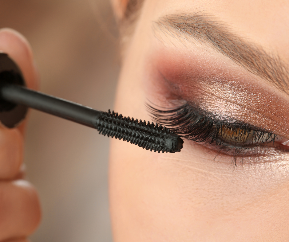 Ciglia perfette: le regole per uno sguardo intenso