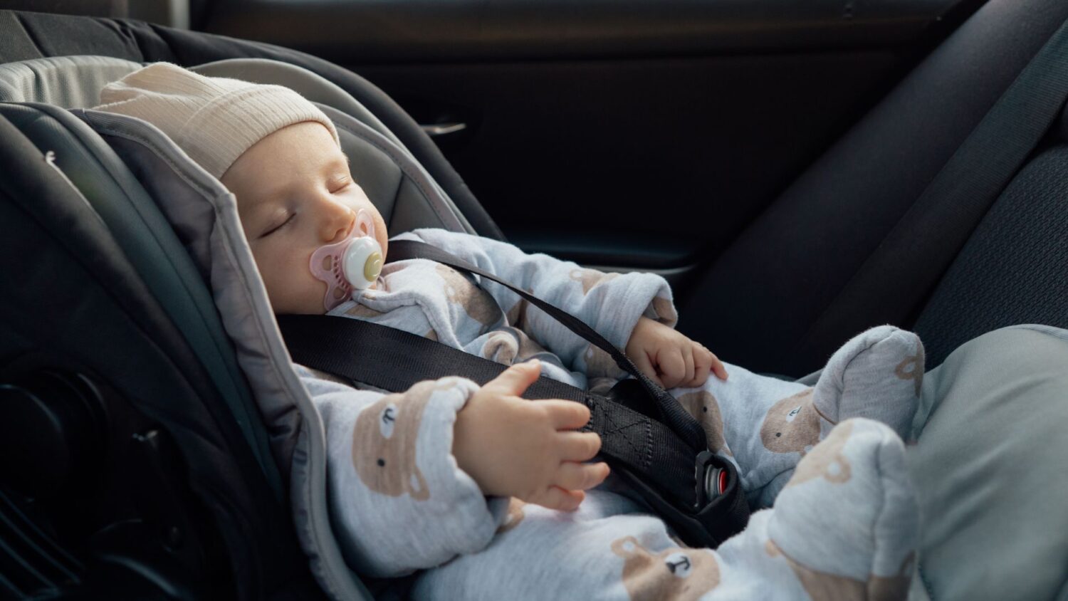 regole sulla sicurezza dei bambini in auto